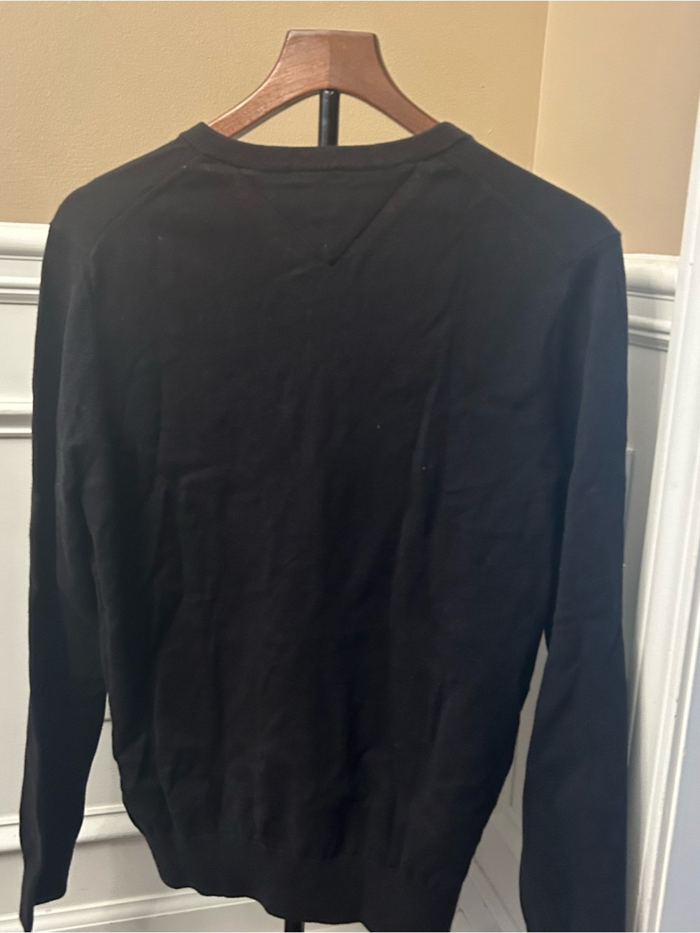 Tommy Hilfiger Men's Sweater with V Neck, Deep Knit Black Small New - Picture 8 of 8